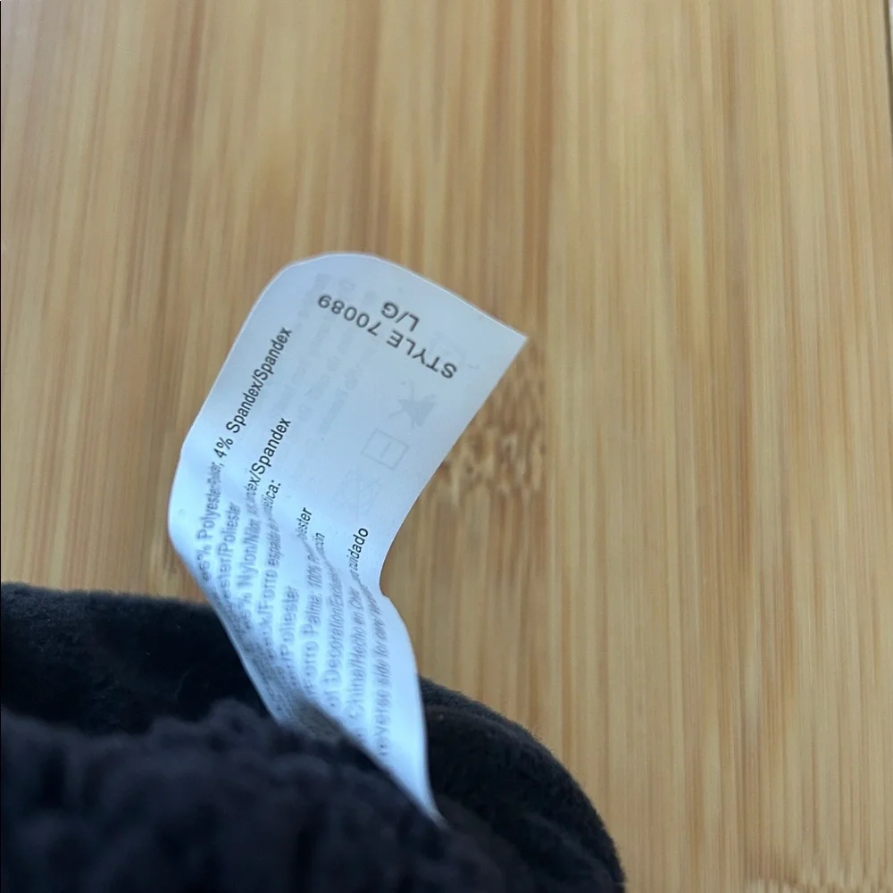 Isotoner Fleece-Lined Gloves NWOT - Picture 5 of 6